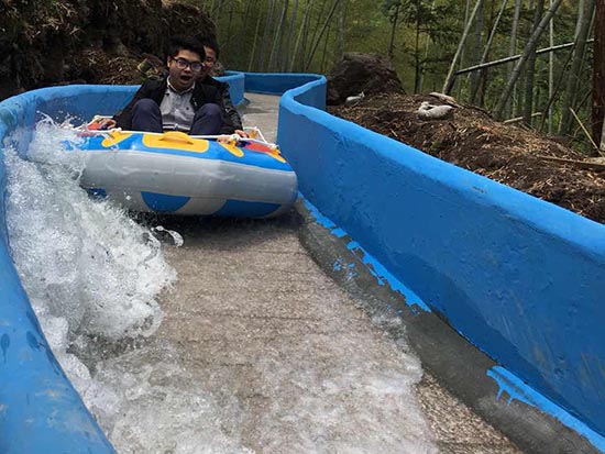 水滑道施工厂家介绍景区滑道线路选择的原则